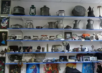 Zamanda Yolculuk: Maksut Bakırcı’nın Antika Cenneti