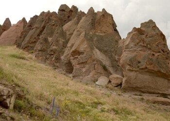 Kars’ta Komdere Vadisi’ndeki peri bacaları turizme kazandırılacak