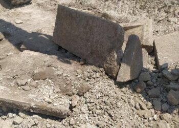 Afyonkarahisar’da temel kazısında lahit bulundu