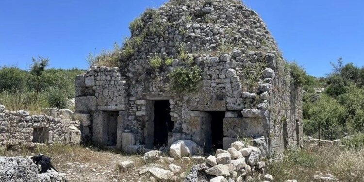 En eski mescitlerden olan Barındıran Sillyon Antik Kenti turizme kazandırılıyor