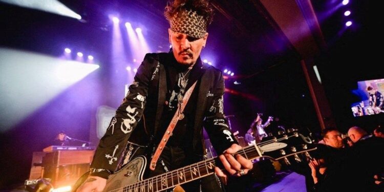 Johnny Depp’li Hollywood Vampires grubu İstanbul konserinin gelirini depremzedelere bağışlayacak