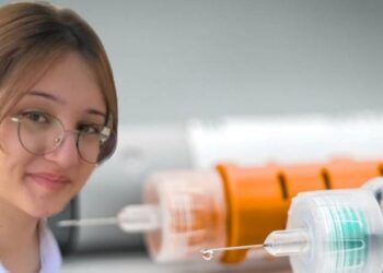 Liseyi bitirmeden üniversiteli oldu, İzmirli Asmin, ABD’den kabul aldı