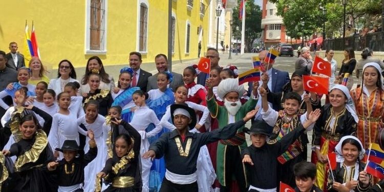 Venezuela’da prestijli bir caddeye “Türkiye Cumhuriyeti Caddesi” ismi verildi