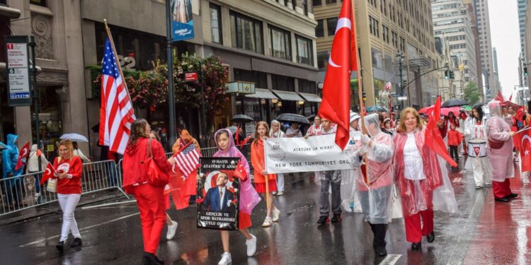 New York’ta Türk günü yürüyüşü