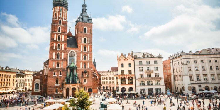 THY Polonya’nın tarihi Krakow kentine uçuş başlattı