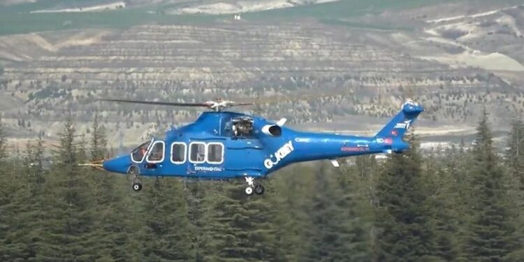 Yerli helikopter GÖKBEY, TS1400 motoruyla ilk uçuşunu yaptı