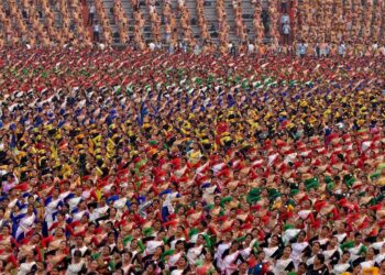 Bihu dansı Guinness Rekorlar Kitabı’nda: 10 bini aşkın kişi aynı anda dans etti