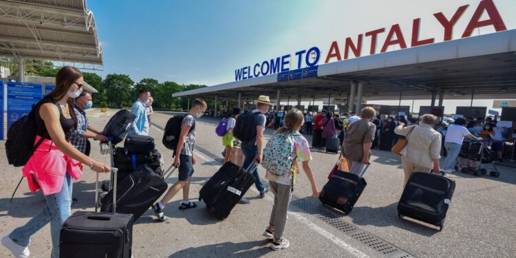 Antalya’ya bu yıl gelen turist sayısı 1 milyonu aştı