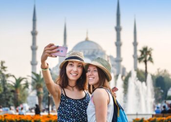 Kültür ve Turizm Bakanı Ersoy: En çok turist ağırlayan üçüncü ülke olmayı başardık