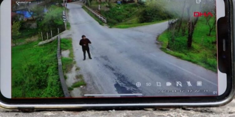 Gurbetçiler için kameralı köy yaptı