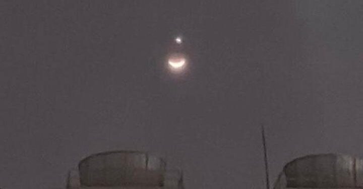 Görüntü Tayvan’dan! Ay ile Venüs’ün buluşması Türk bayrağını andırdı