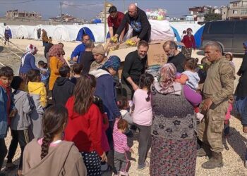 Animasyon film yapımcılarından depremzede çocuklara oyuncak