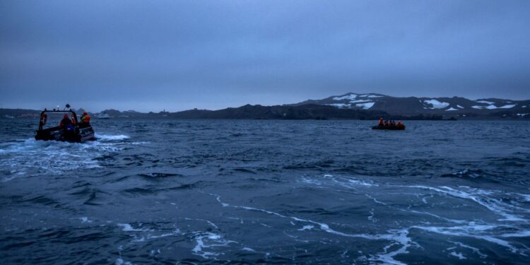 Türk bilim insanları Antarktika’ya ayak bastı