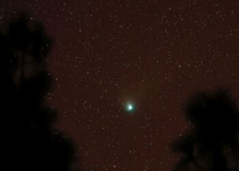 50 bin yıl sonra ilk kez: Yeşil kuyruklu yıldızdan çarpıcı fotoğraflar