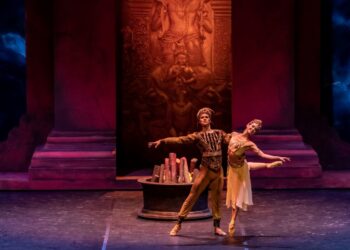 Dünyaca ünlü dansçı Petra Conti La Bayadere’de sahne aldı