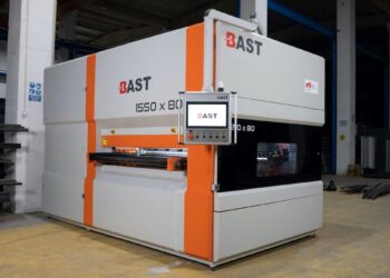 Yerli imkanlarla üretilen sac düzleştirme makinesi tanıtıldı