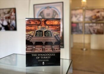 İzzet Keribar’ın Türkiye’nin Sinagogları fotoğraf sergisi Tel Aviv’de açıldı