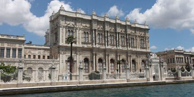 Milli Saraylar 2022’de ziyaretçi rekoru kırdı