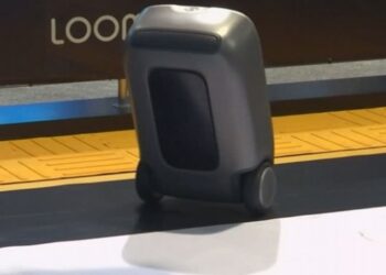 Yeni nesil bavul sahibinin peşini bırakmıyor