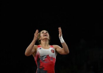 Buse Tosun Çavuşoğlu, yılın en iyi kadın güreşçisi seçildi!