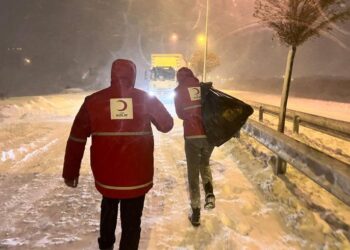Türk Kızılay’dan yolda kalanlara ikram