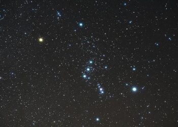 Yapay zekadan faydalanarak üçlü yıldız sistemini keşfettiler