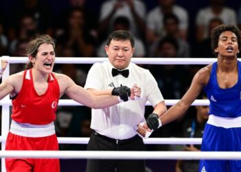 Milli boksör Esra Yıldız Kahraman, Paris 2024’te madalyayı garantiledi!