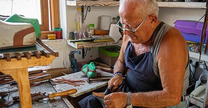 2 kardeş, baba mesleğini yarım asırdır sürdürüyor