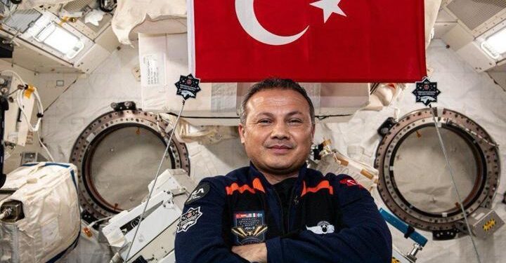 TEKNOFEST pozu uzaya gitti