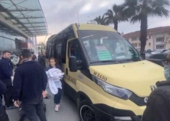 Bahçelievler’de minibüste doğum; minibüse ‘Ebe Hakan’ yazıldı