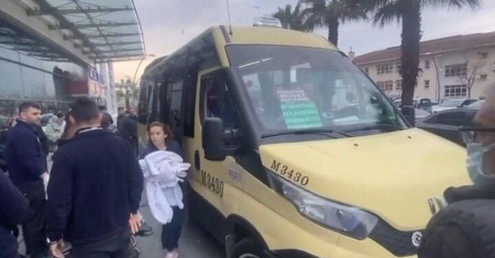 Bahçelievler’de minibüste doğum; minibüse ‘Ebe Hakan’ yazıldı