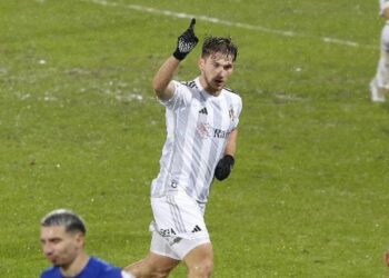 ‘Yerli Agüero’ Semih Kılıçsoy tarihe geçti!