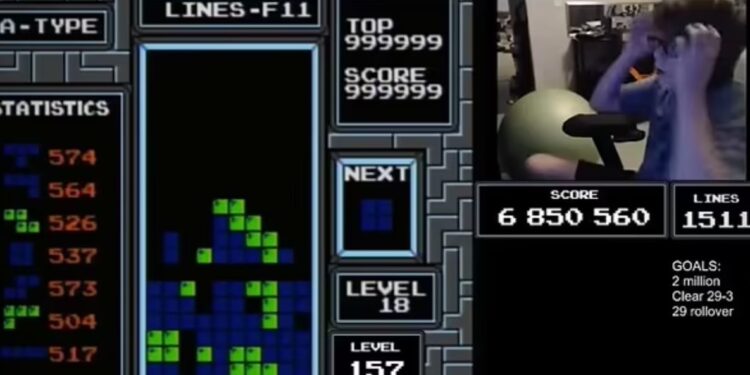 13 yaşında bir çocuk ikonik Tetris oyununu 38 dakikada bitiren ilk kişi oldu