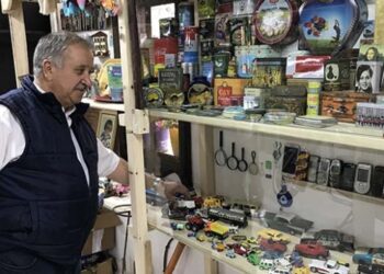 Biriktirdiği eşyalarla köyde Nostalji Evi kurdu