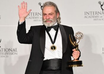 Haluk Bilginer, 47. Uluslararası Emmy Ödülleri’nde en iyi erkek oyuncu seçildi