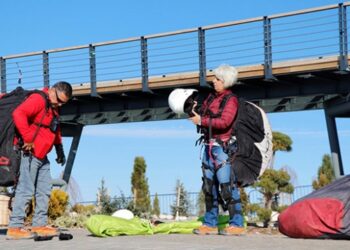 Hedefleri şimdi de yamaç paraşütü pilotu olmak