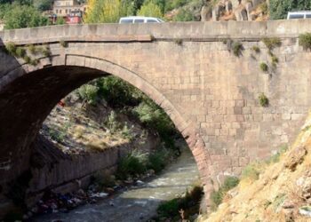 Bitlis’in tarihi köprüleri eski görkemine kavuşuyor