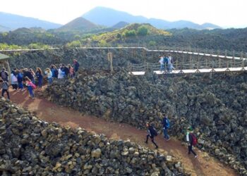 Manisa’daki volkanik jeopark öğrencilere açık derslik oldu