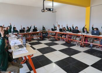 Öğrenme güçlüğü çeken öğrencilerini finalist yaptı