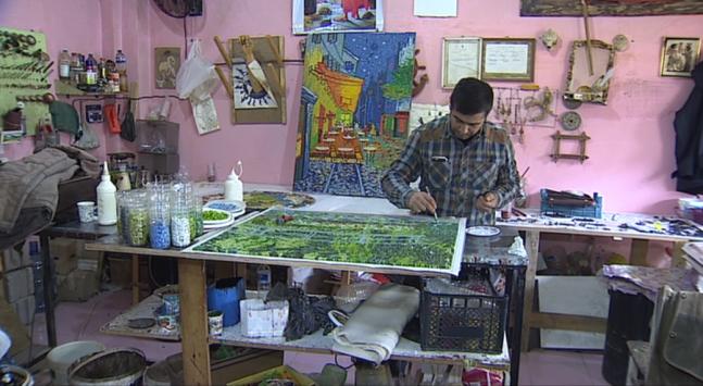 Yıllar önce müzede gördüğü mozaikleri şimdi O yapıyor