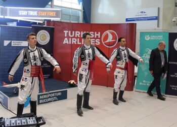 Bükreş havaalanında Cumhuriyet Bayramı kutlaması