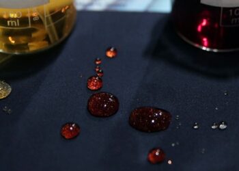 Türk bilim insanlarından sıvı geçirmeyen medikal kumaş