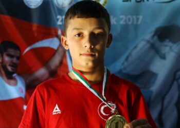 15 yaş altı Balkan şampiyonu milli güreşçi hedef büyüttü
