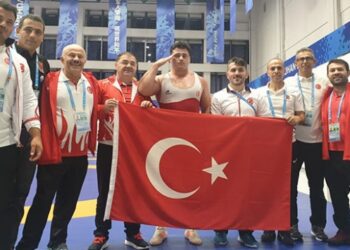 Rıza Kayaalp’ten altın madalya