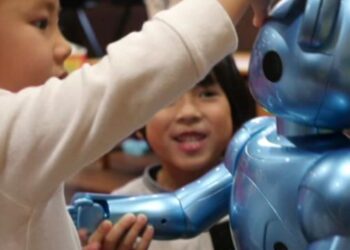 Japonya’da anaokulunda test robotları göreve başladı