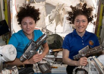 NASA’dan bir ilk: Sadece kadınlardan oluşan ekip uzay yürüyüşü yaptı