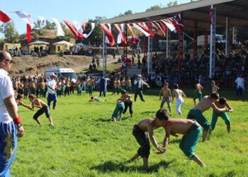 Anadolu’nun Kırkpınarı Tosya Yağlı Güreşleri başladı