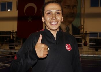 Milli sporcu Elif Güneri gümüş madalya kazandı