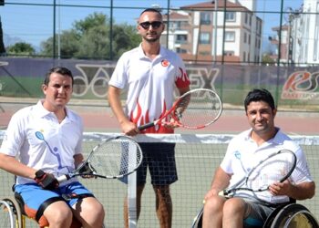 Engellerini “kortta” aştılar