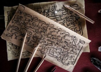 El yazması eserler tarihi medresede ziyaretçiyle buluşuyor